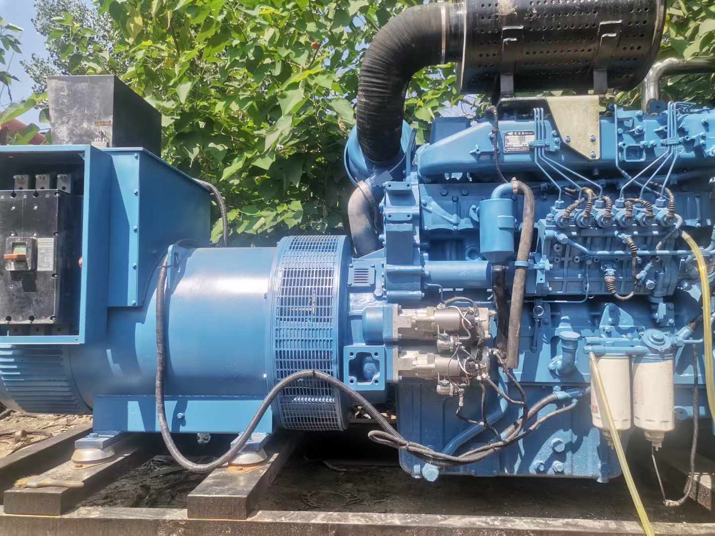 小金详细说明降低 800kW 柴油发电机输出电流波动的方法