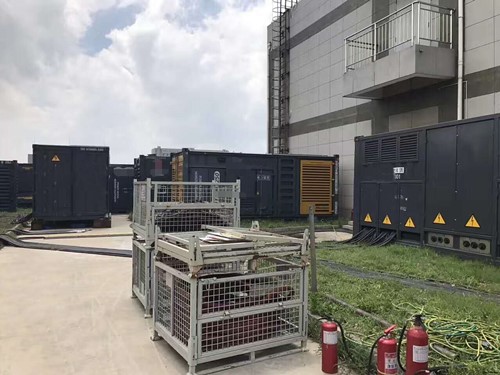 小金除了定期检查，还有哪些方法可以及时发现接触式转速表探头的磨损？